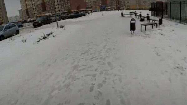 Липчанин прокатился на коньках по обледеневшей улице: видео