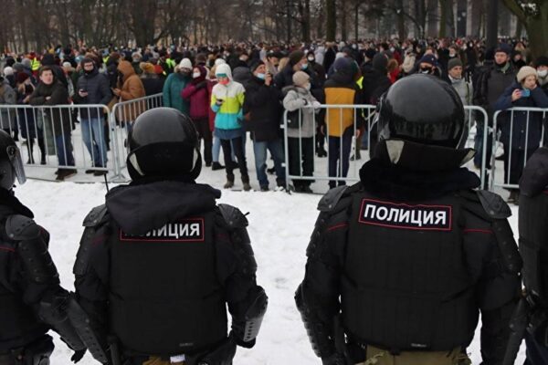 Масштабный митинг в Петербурге в фоторепортаже Znak.com