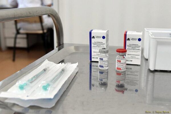 Минздрав РФ утвердил правила вакцинации от коронавируса в регионах