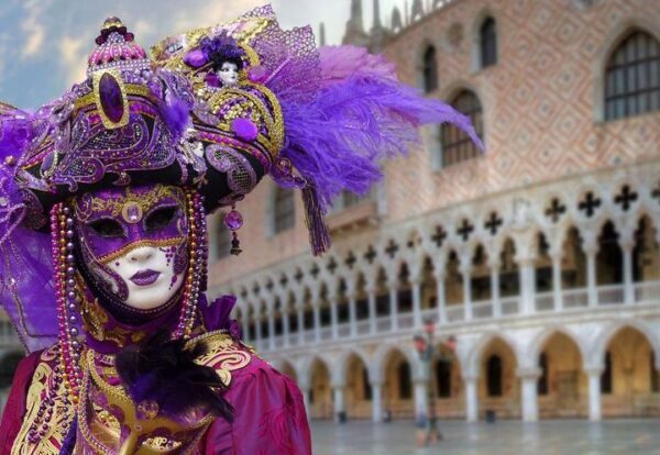 Венецианский карнавал пройдет в феврале в онлайн-формате