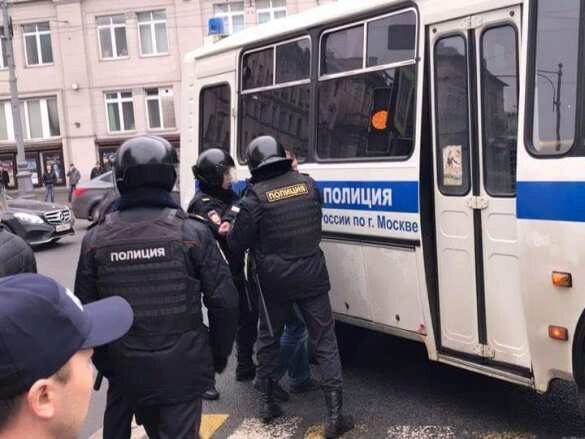 Госдума увеличила штрафы за неповиновение правоохранителям на митингах