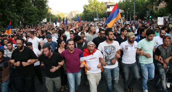 Оппозиция оценила вероятность гражданской войны в Армении