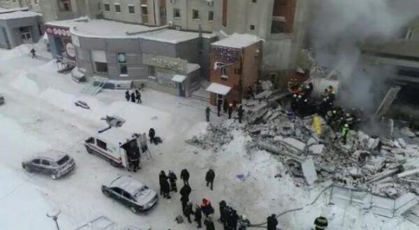 Три человека госпитализированы после взрыва газа в жилом доме в Нижнем Новгороде