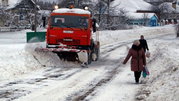 В Липецкой области дороги чистят 160 снегоуборочных машин