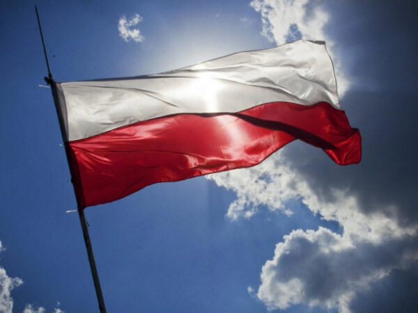 Польша выслала российского консула из-за ковида