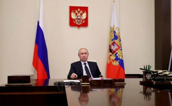 Владимир Путин поставил прививку от коронавируса