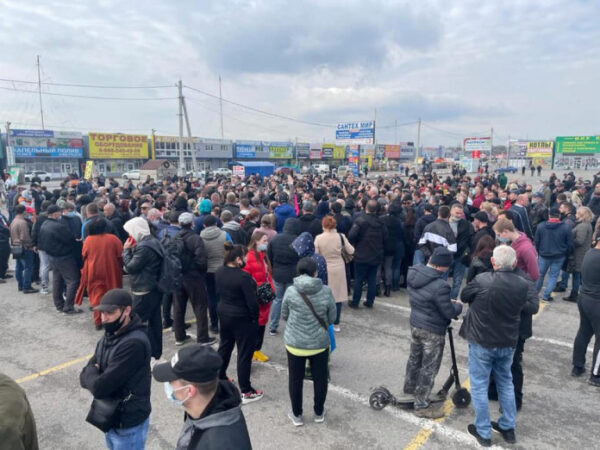 Ростовские торговцы протестуют против закрытия рынков в Аксае