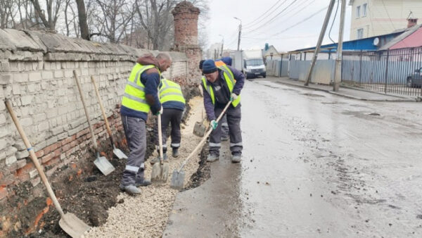В Липецке дорожники начали ремонтировать улицу Тельмана