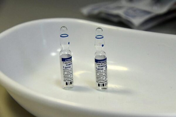За два дня в мобильных пунктах вакцинации в ТРЦ прививки получили почти 800 свердловчан