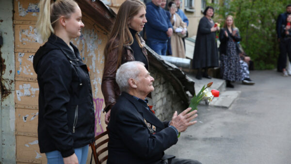 В Липецке продолжаются персональные концерты для ветеранов Великой Отечественной
