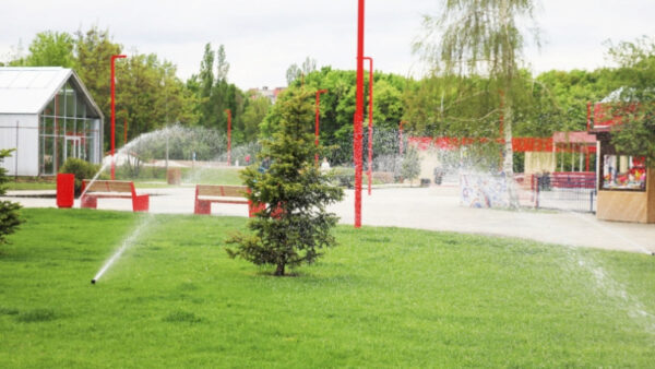 В липецком парке Победы запустили автоматическую систему полива