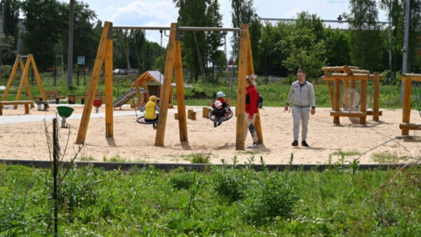 Единороссы оценили обновленные парки Ельца
