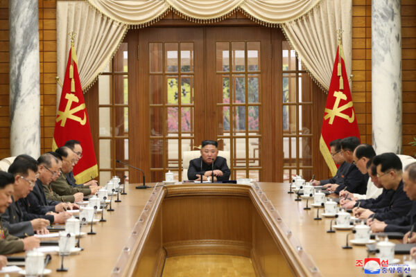 Ким Чен Ын «нашёлся» в Северной Корее (ФОТО)
