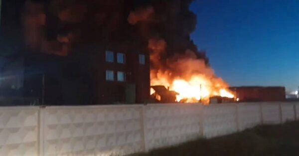 На юго-востоке Москвы произошел пожар на промышленном предприятии