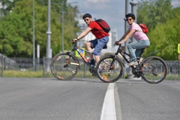 В Екатеринбурге за день оштрафовали 350 пешеходов, велосипедистов и любителей самокатов