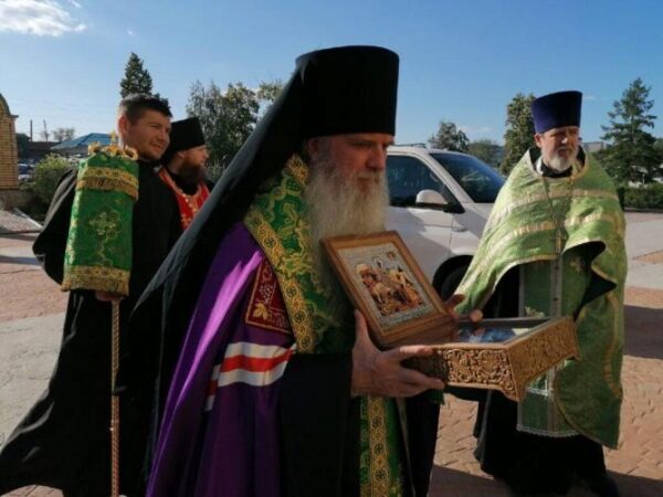 В Каменск-Уральский прибыл «восточный крестный ход» с частицей мощей князя Александра Невского