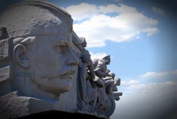 Восстановление мемориала на Саур-Могиле: надо ли перезахоранивать героев-ополченцев?