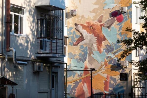 Рыжая лисица финского художника украсила улицы уральской столицы