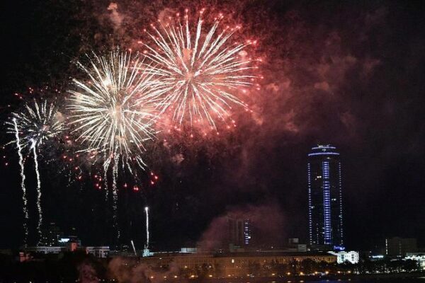 Праздничный салют на День города в Екатеринбурге не состоится