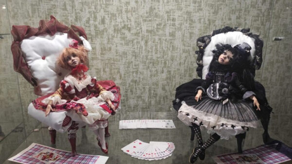 В Чаплыгине открылась выставка авторских кукол «Белая ворона»