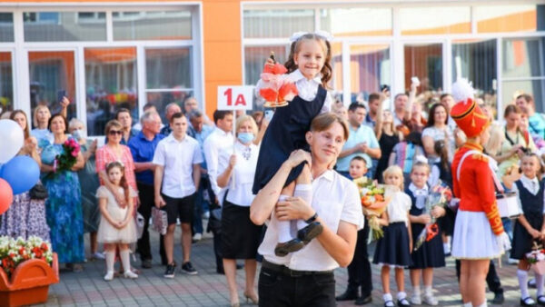 В школах Липецка 1 сентября линейки пройдут для первоклассников и выпускников