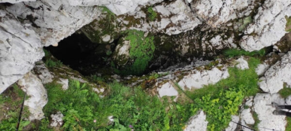 Жена умершего в пещере Абхазии сочинца просит поднять тело мужа на поверхность
