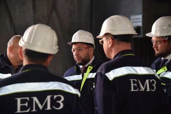 Глава ДНР посетил перезапущенный металлургический завод в Енакиево (ФОТО)