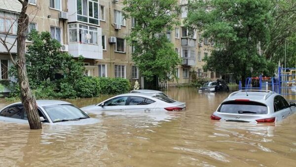 Долгое эхо потопа – крымским бизнесменам приходится платить двойной "налог на дождь"