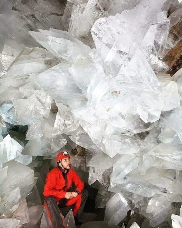 Кристальная пещера Гигантов (Crystal Cave of the Giants)