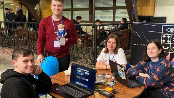 Липецкие студенты получили 100 тысяч за разработку сервиса для библиотек Ямала