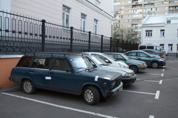Машино-места в Москве стали стоить как хорошая «однушка» в Твери
