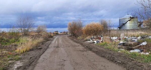 Петербуржцы возмущены очередной незаконной свалкой