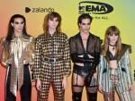 Солист Maneskin появился на публике в трусах и чулках