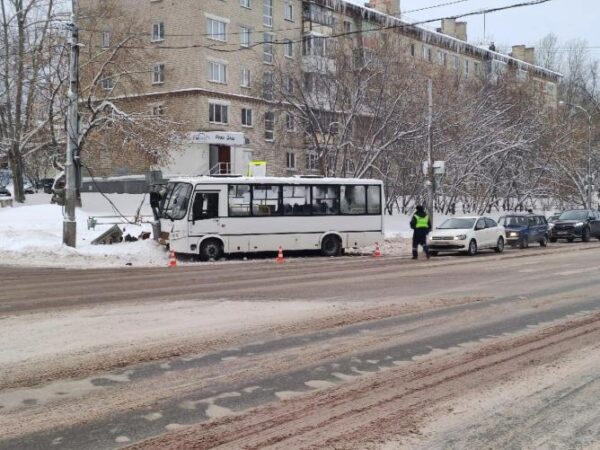 12 человек пострадали в ДТП с автобусом в Каменске-Уральском