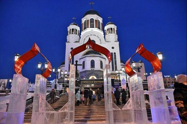 Фестиваль ледовой скульптуры «Вифлеемская звезда» собрал на Урале мастеров со всей страны