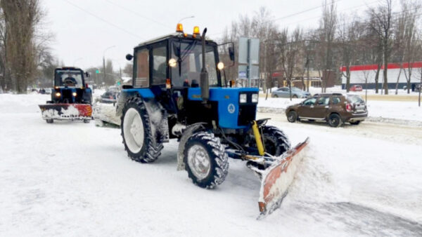 Липецкие дороги очистили от 2 тысяч кубометров снега