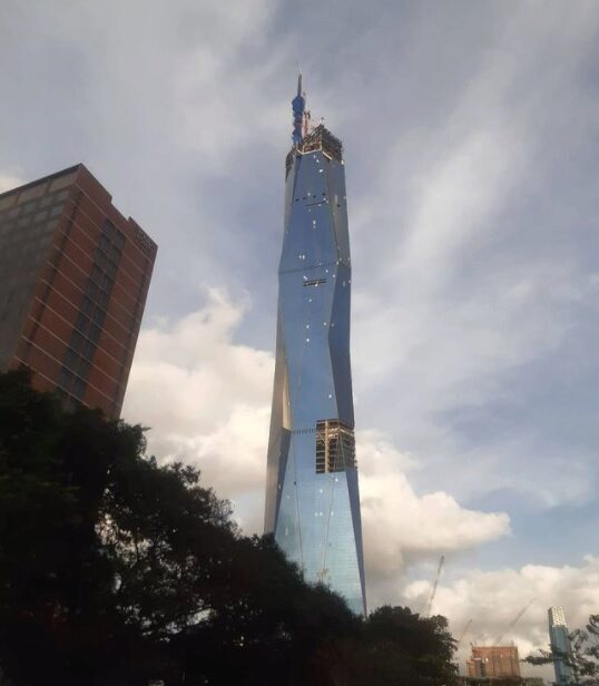 Новый небоскрёб в Малайзии стал вторым по высоте в мире