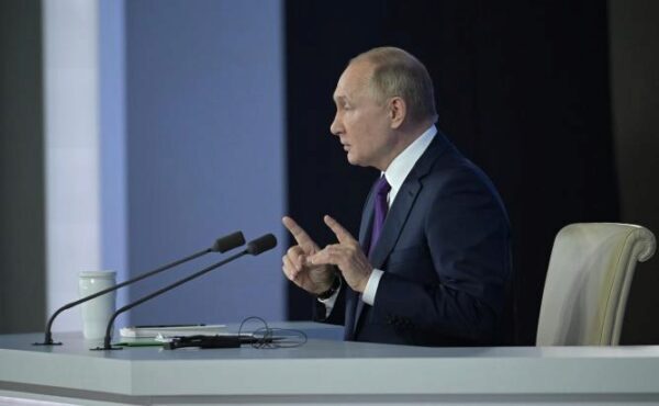 Путин ответил на вопрос уральского журналиста о помощи детям с редкими заболеваниями