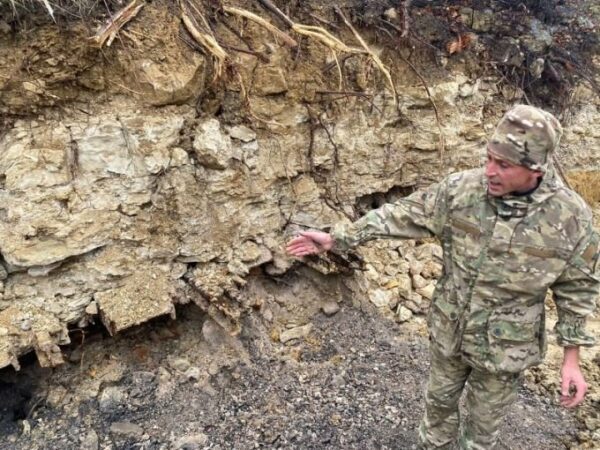 В Севастополе дорожные рабочие отрыли подземные сооружения времен ВОВ