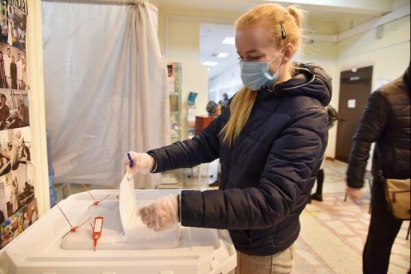 Избирком: в Свердловской области на начало 2022 года зарегистрировано почти 3,3 млн. избирателей