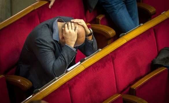 Отрезал полстраны: депутат Рады оконфузился с поздравлением украинцев (ФОТО)