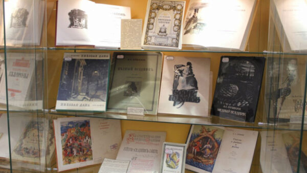 Уникальная выставка редких книг проходит в Липецкой областной научной библиотеке