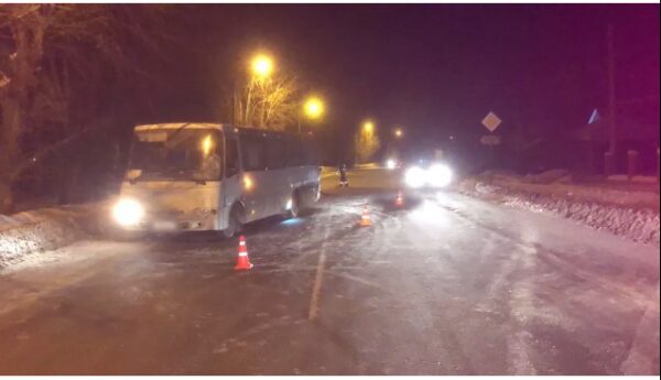 В Екатеринбурге автобус насмерть сбил нетрезвого пешехода, вышедшего на дорогу в неположенном месте