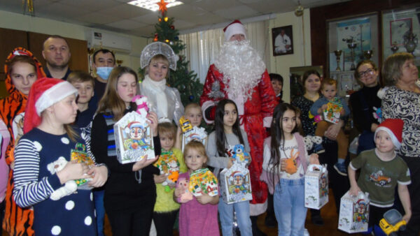 В Липецке детей поздравил Полицейский Дед Мороз