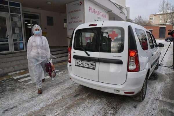 На Среднем Урале за сутки выявлено свыше 3 тысяч ковид-заболевших