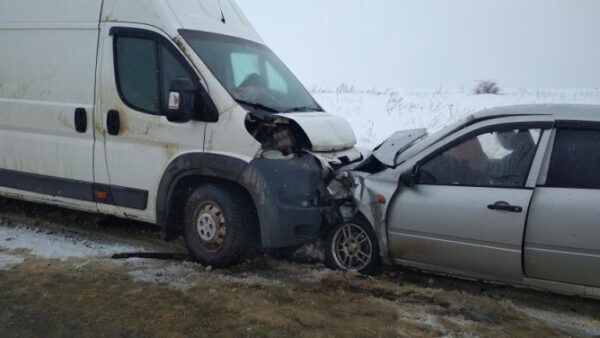 Под Липецком два человека пострадали в ДТП с «Пежо»