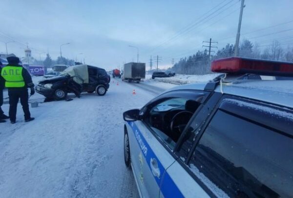 В Сургуте в ДТП с участием двух легковых автомобилей погибла женщина-водитель