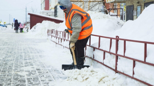 В Липецке еженедельно обновляется список управляющих компаний-антилидеров по качеству уборки дворов