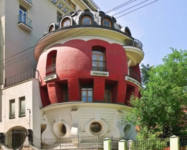 Названа стоимость знаменитого московского «Дома-яйца»