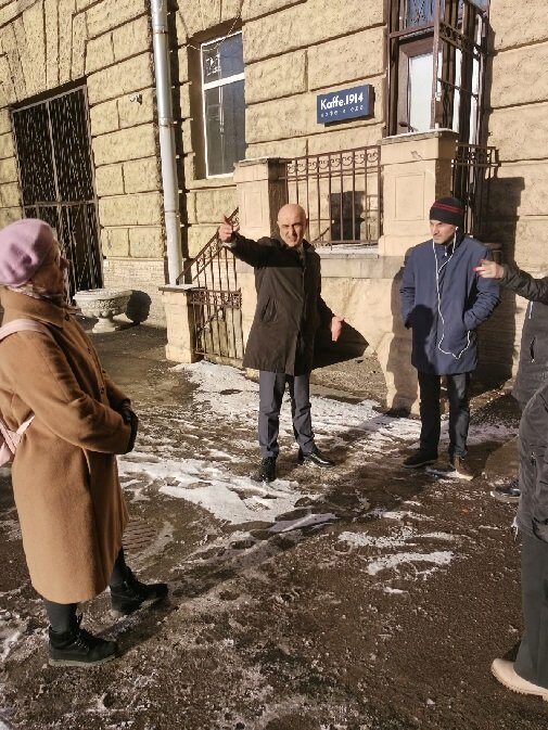 У Московского вокзала в Петербурге хотят снести одно из последних деревьев